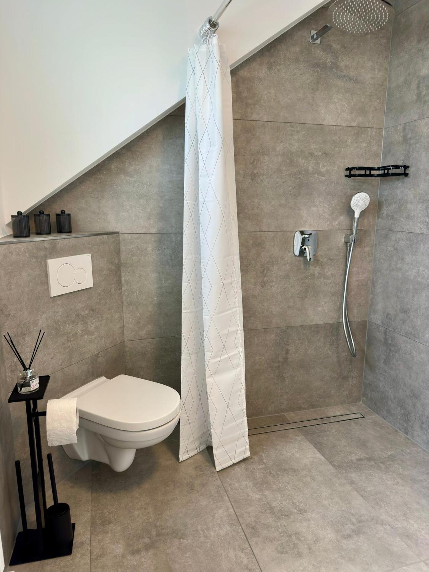 Zentrale Wohnung 5 - Kostenloser Parkplatz - Hdz - Bali Therme - Gop บาดเอินเฮาเซน ภายนอก รูปภาพ